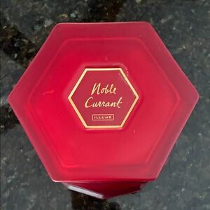 Illume Noble Currant Red Candle